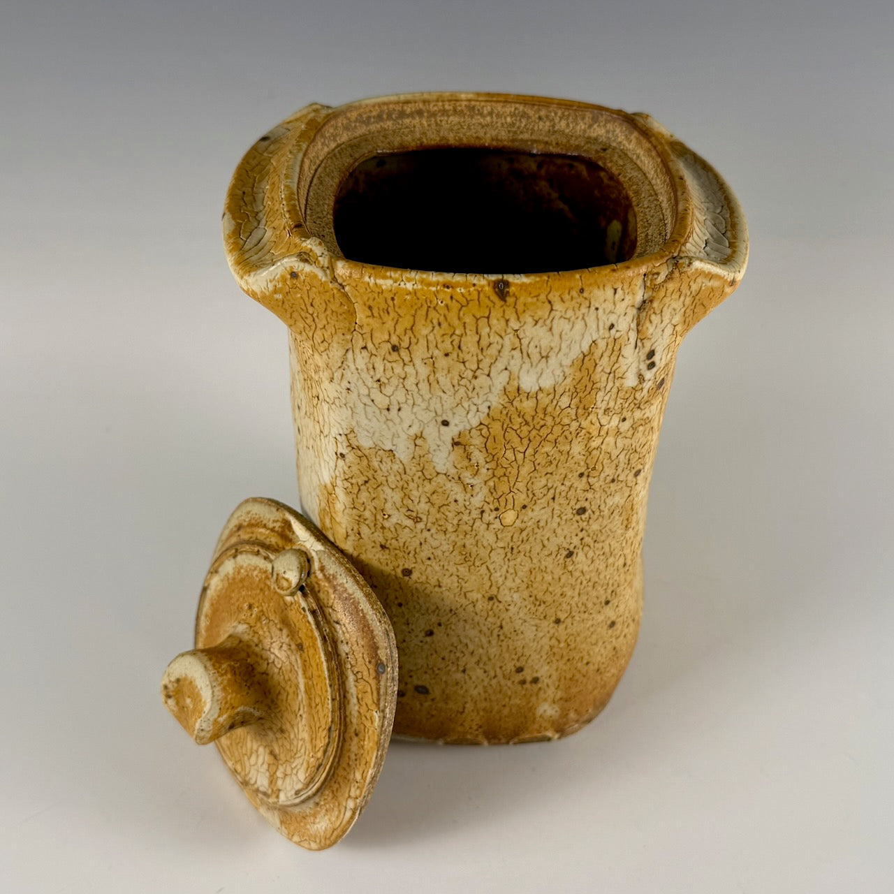 Guillermo Cuellar lidded canister