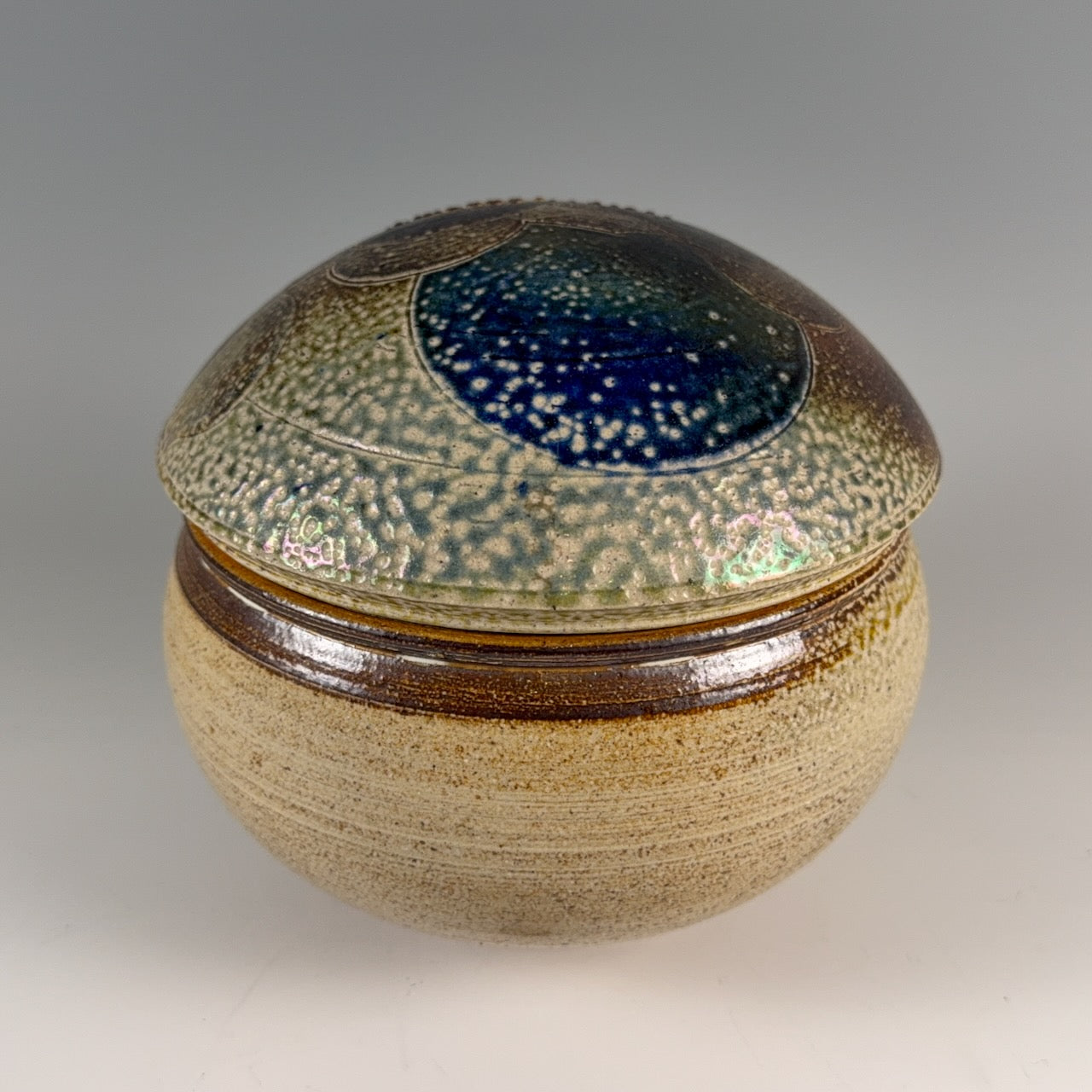 Don Pilcher covered vessel