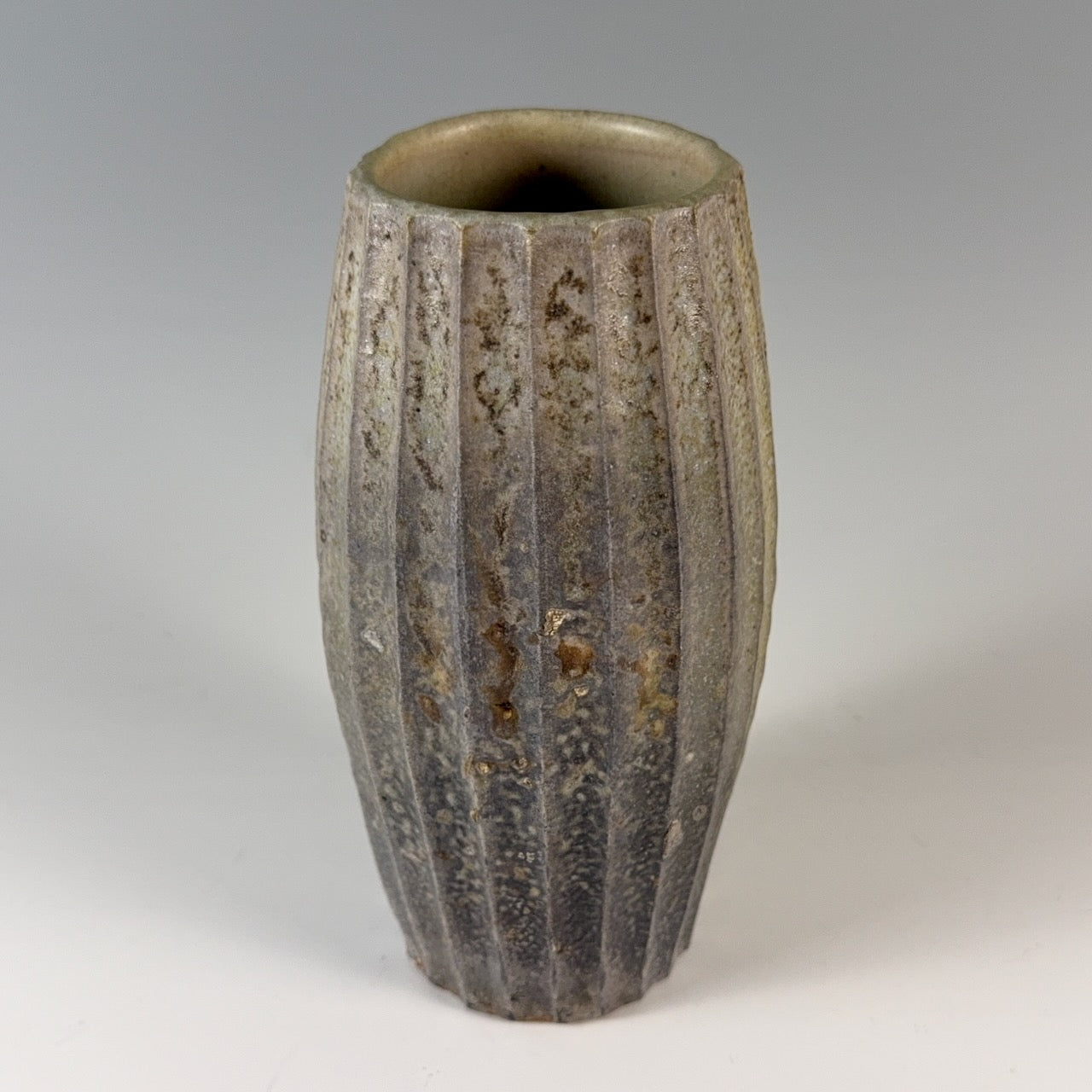 Guillermo Cuellar vase